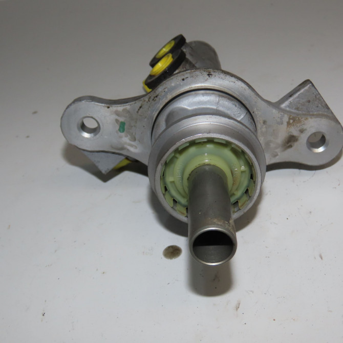 Maitre cylindre occasion MERCEDES 9104311200 3