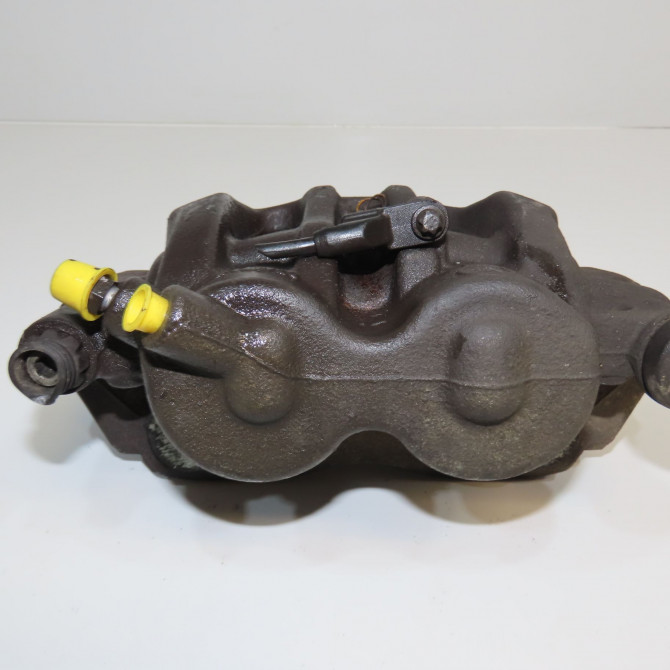 Etrier de frein avant droit occasion MERCEDES 9074215200 3