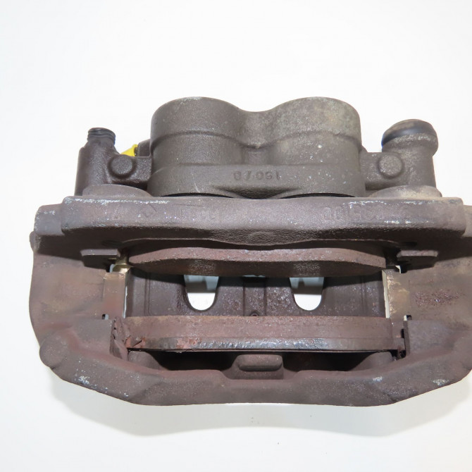 Etrier de frein avant droit occasion MERCEDES 9074215200 4