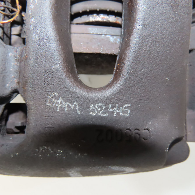 Etrier de frein avant droit occasion MERCEDES 9074215200 5