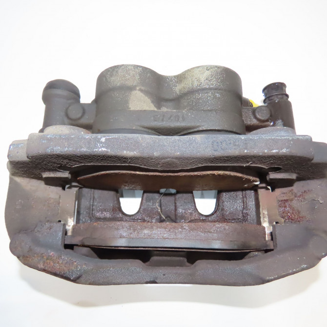 Etrier de frein avant gauche occasion MERCEDES 9074215100 4