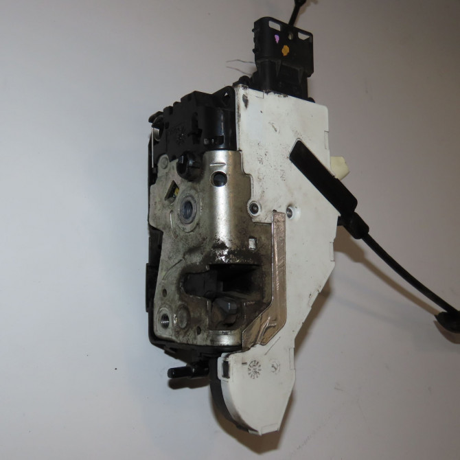 Serrure porte avg occasion PEUGEOT 207 Phase 1 04-2006->06-2013 1.4 HDI 70ch 9135V9 1