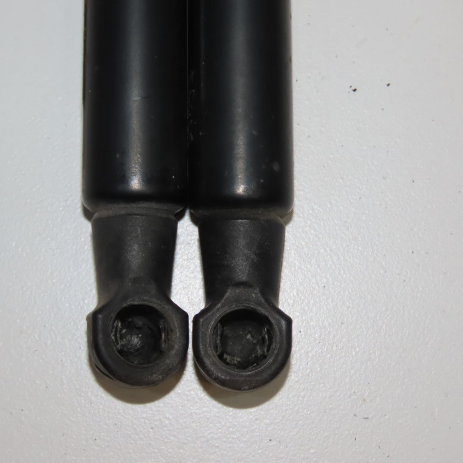 Verin droit hayon occasion ALFA ROMEO GIULIETTA II Phase 1 03-2010->12-2013 1.6 JTDM 105ch 50509830 3