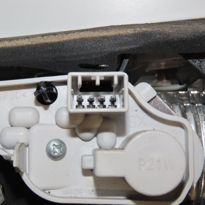 Feu arrière interieur gauche occasion ALFA ROMEO GIULIETTA II Phase 1 03-2010->12-2013 1.6 JTDM 105ch 50531133 3