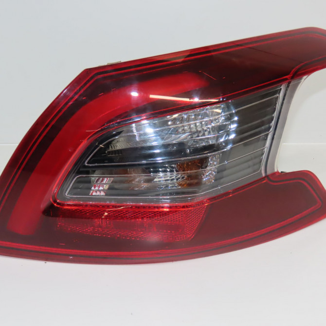 Feu arrière droit occasion PEUGEOT 308 II Phase 1 04-1995->04-1999 1.5 BlueHDi 130ch 9823728580 1