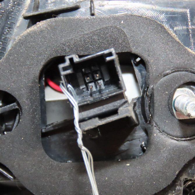 Feu arrière gauche occasion PEUGEOT 308 II Phase 1 04-1995->04-1999 1.5 BlueHDi 130ch 9823728680 3