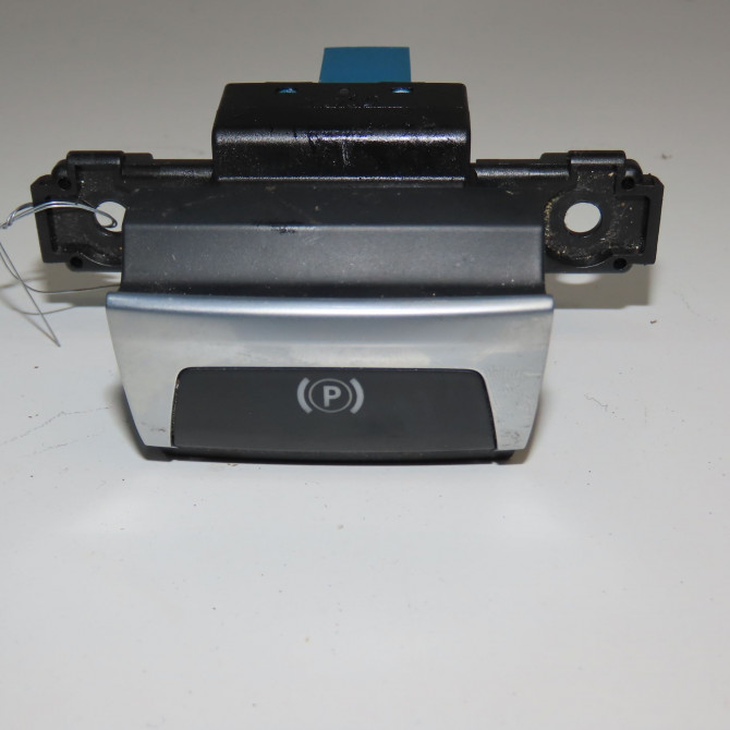 Interrupteur commande de frein a main occasion PEUGEOT 308 II Phase 1 04-1995->04-1999 1.5 BlueHDi 130ch 1