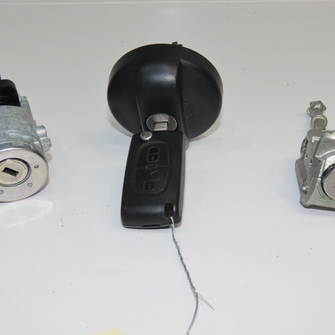 Kit serrures + antivol occasion CITROEN C3 II Phase 1 11-2009->02-2013 1.4 VTi 16v 95ch 4162VH 1