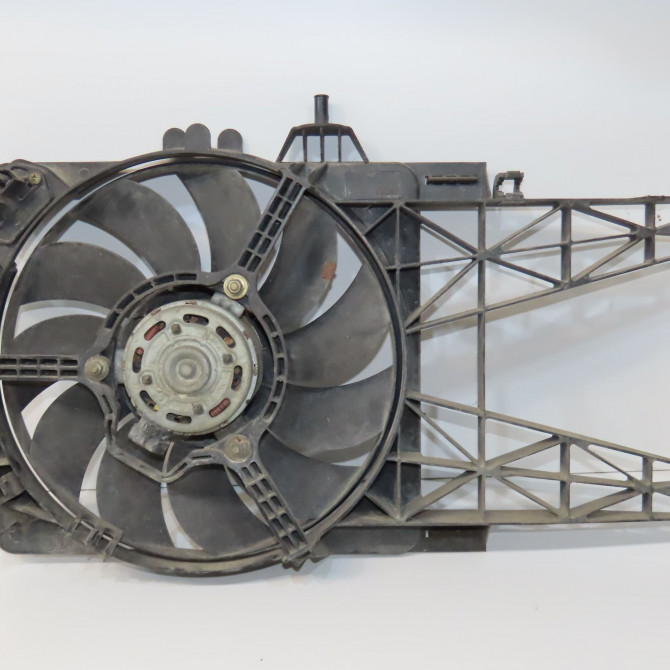 Ventilateur de refroidissement occasion FIAT PUNTO II Phase 1 10-1999->05-2003 1.2i 60ch 46818599 2