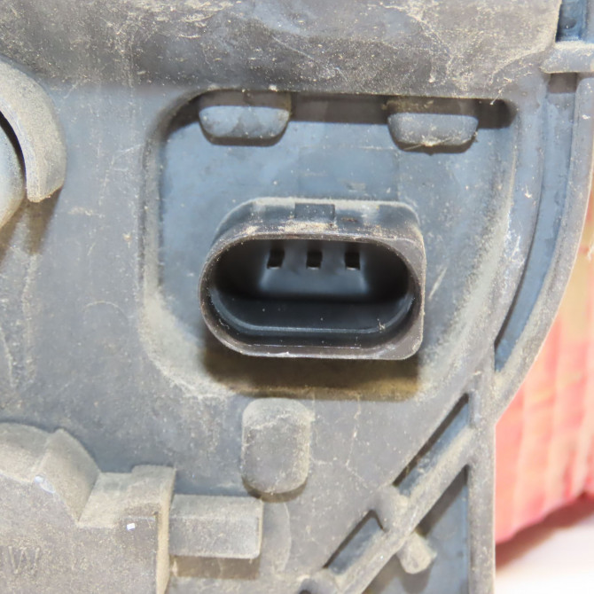 Feu arrière droit occasion VOLKSWAGEN TOURAN II Phase 1 09-2010->12-2015 1T0945096R 3