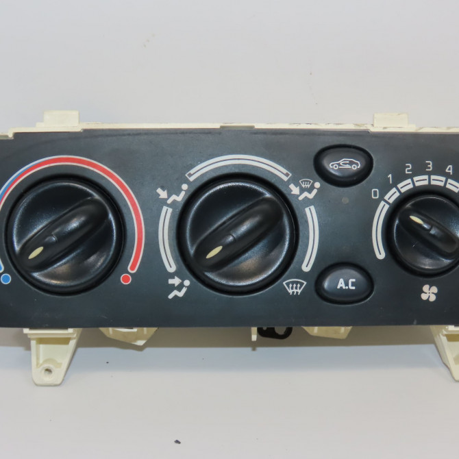 Commande de chauffage occasion RENAULT MEGANE I Phase 1 11-1995->03-1999 1.6i 7701041846 1