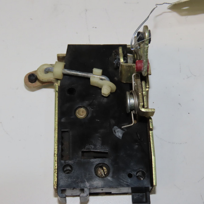 Serrure porte avd occasion PEUGEOT 309 2