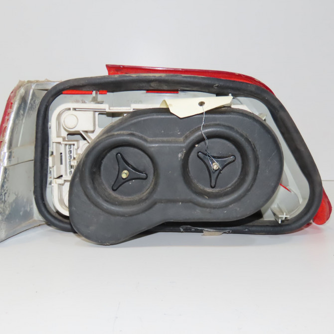 Feu arrière droit occasion PEUGEOT 309 2