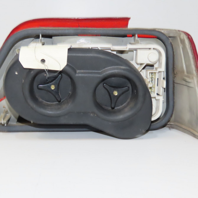 Feu arrière gauche occasion PEUGEOT 309 2