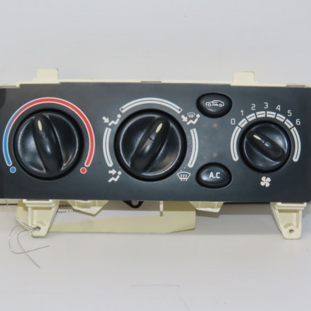 Commande de chauffage occasion RENAULT MEGANE I Phase 1 11-1995->03-1999 1.6i 7701041846