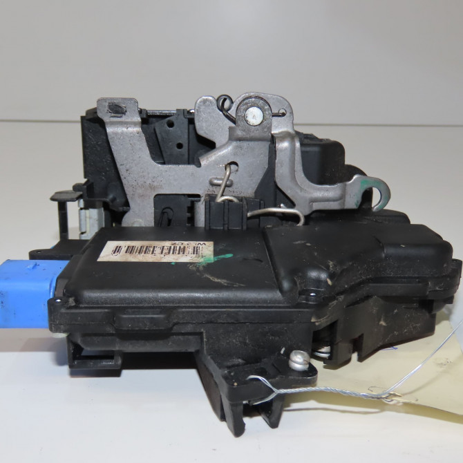 Serrure porte ard occasion VOLKSWAGEN TOURAN II Phase 1 09-2010->12-2015 2.0 TDI 140ch 3D4839016K 2