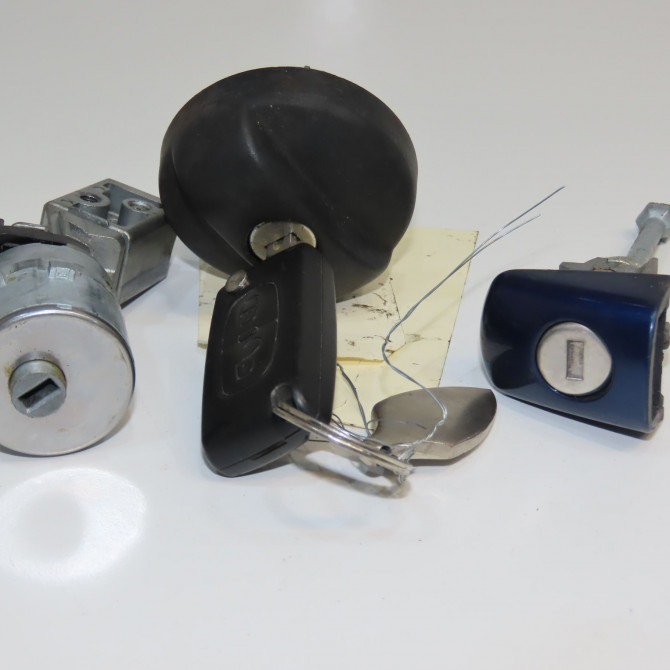 Kit serrures + antivol occasion PEUGEOT 207 Phase 1 04-2006->06-2013 1.4i 75ch 4162NV 1