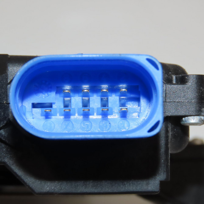 Serrure porte ard occasion VOLKSWAGEN TOURAN II Phase 1 09-2010->12-2015 2.0 TDI 140ch 3D4839016K 3