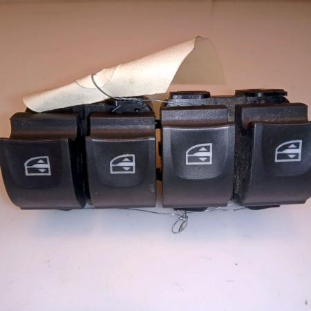 Commande lève-glace porte avant gauche occasion RENAULT CAPTUR Phase 1 02-2013->... 1.5 DCI 90ch 254112588R