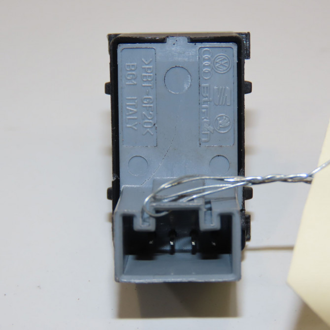 Commande lève-glace porte avant droite occasion SEAT IBIZA IV Phase 1 05-2008->01-2012 7L6959855BREH 2