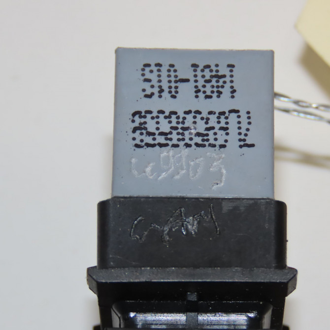 Commande lève-glace porte avant droite occasion SEAT IBIZA IV Phase 1 05-2008->01-2012 7L6959855BREH 3