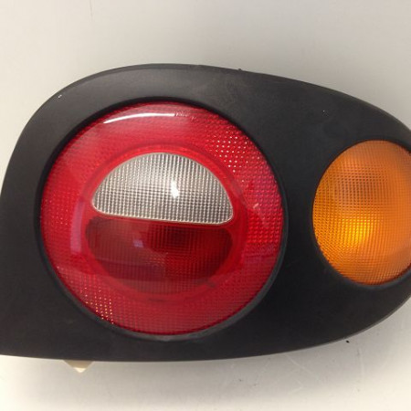 Feu arrière droit occasion RENAULT MEGANE I Phase 1 11-1995->03-1999 1.6 7701040606