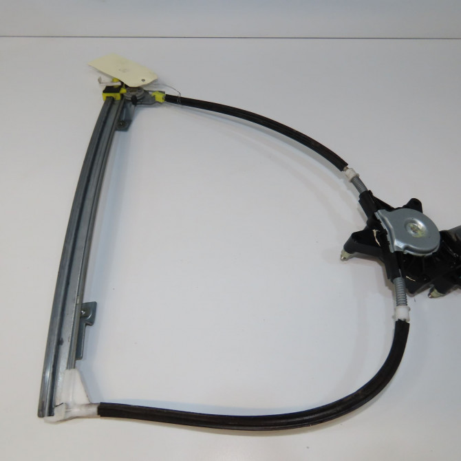 Mecanisme + moteur lève-glace avant droit occasion RENAULT MEGANE I Phase 1 11-1995->03-1999 1.6i 8200038152 2