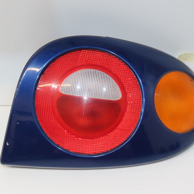 Feu arrière droit occasion RENAULT MEGANE I Phase 1 11-1995->03-1999 1.6i 7701040606 1