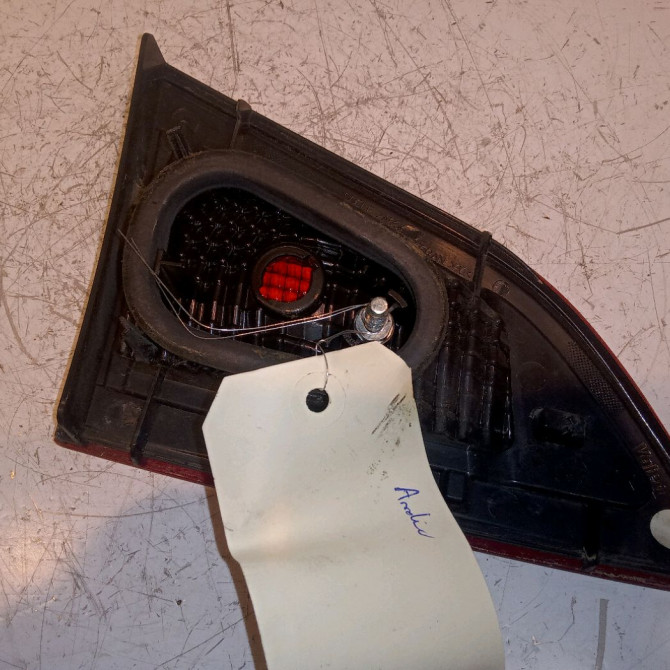 Feu arrière intérieur droit occasion RENAULT SCENIC III Phase 1 04-2009->11-2011 1.5 DCI 110ch 265500018R 2