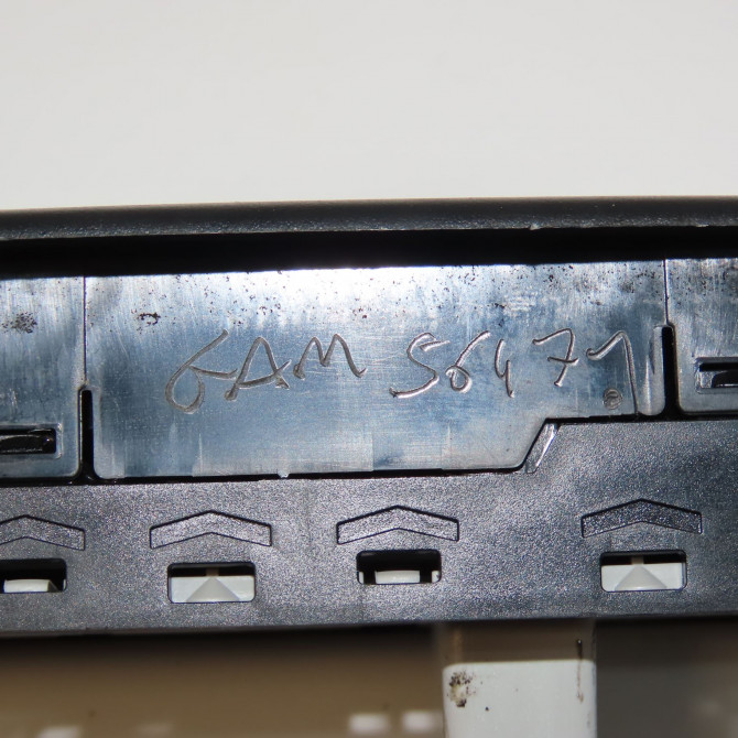 Commande lève-glace porte avant gauche occasion RENAULT SCENIC III Phase 1 04-2009->11-2011 1.6 DCI 130ch 809610017R 4