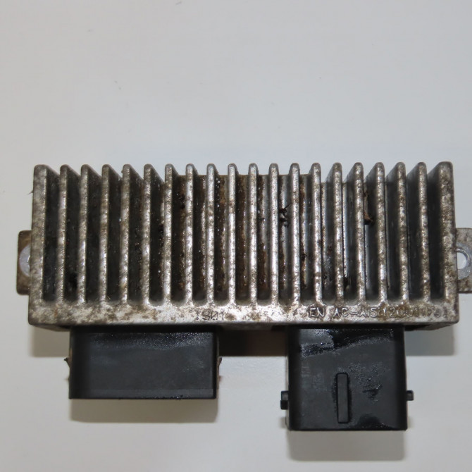 Boitier de préchauffage occasion RENAULT SCENIC III Phase 1 04-2009->11-2011 1.6 DCI 130ch 110673774R 1