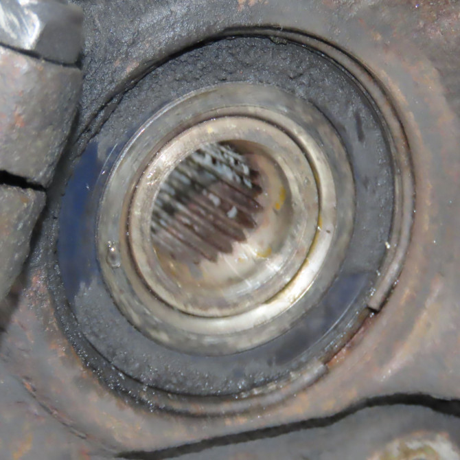 Moyeu avg occasion RENAULT KANGOO I Phase 1 09-1997->06-2003 1.9 DTI 8v 80ch 402027463R 3