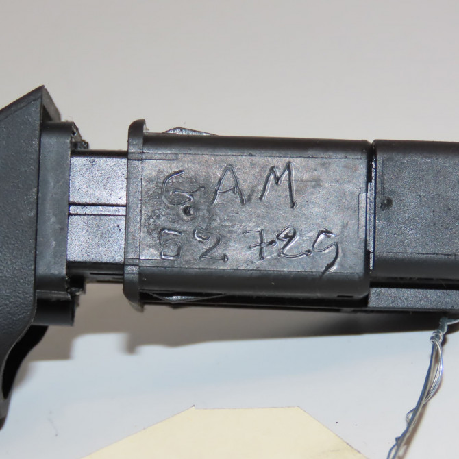 Bouton de warning occasion RENAULT KANGOO I Phase 1 09-1997->06-2003 1.2i 8v 60ch 252900266R 4