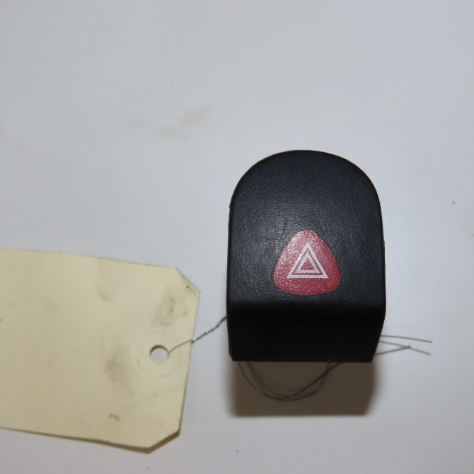 Bouton de warning occasion RENAULT KANGOO I Phase 1 09-1997->06-2003 1.9 DTI 8v 80ch 252900266R 1