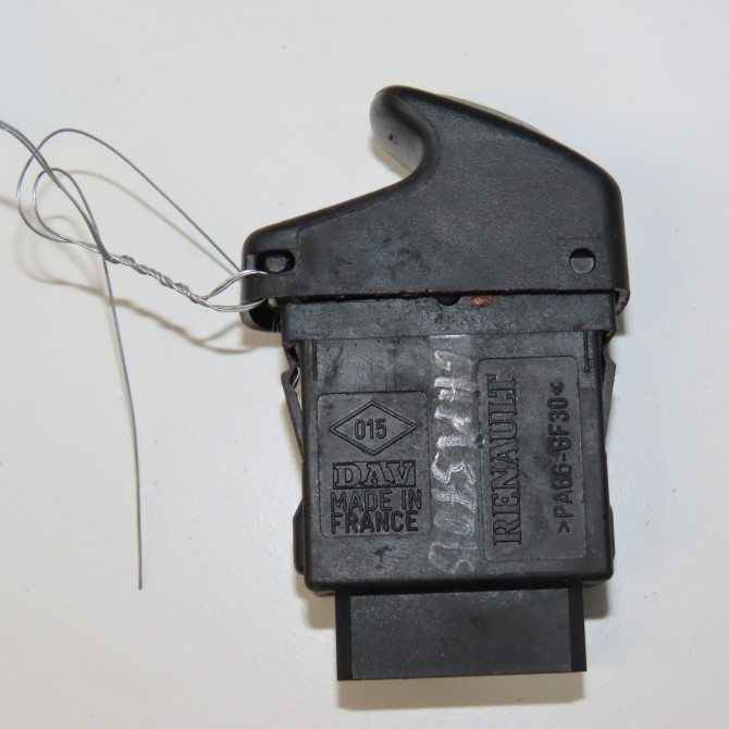 Commande lève-glace porte avant gauche occasion RENAULT KANGOO I Phase 1 09-1997->06-2003 1.9 DTI 8v 80ch 8200090327 3