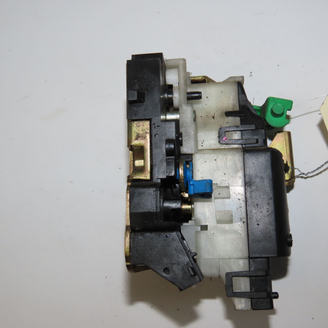 Serrure porte coulissante d occasion RENAULT KANGOO I Phase 1 09-1997->06-2003 1.9 DTI 8v 80ch 8200051733 2