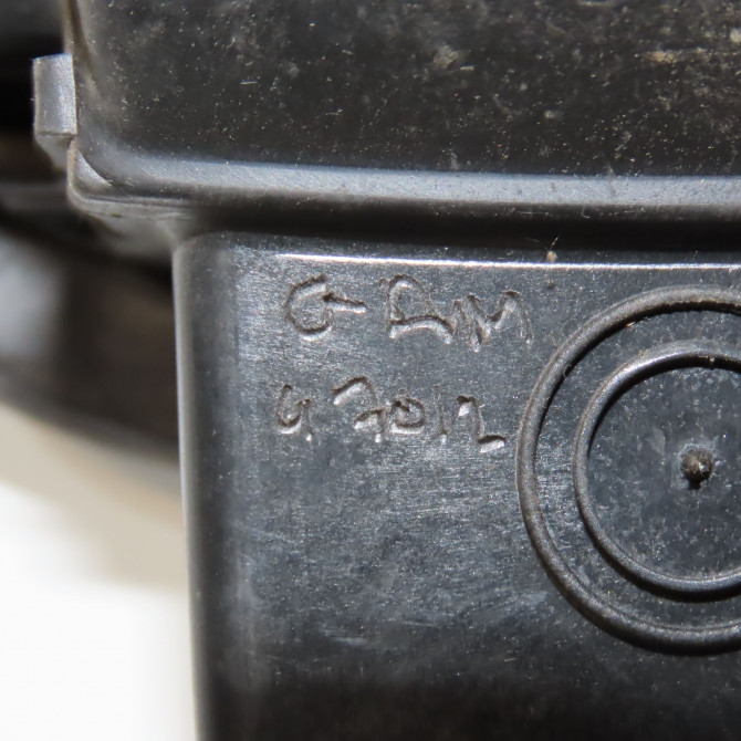 Volet de trappe carburant occasion VOLKSWAGEN GOLF V Phase 1 11-2003->10-2008 1.9 TDI 105ch 1K9809857BGRU 4