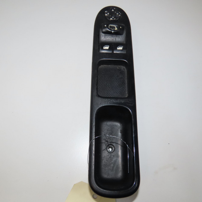 Commande lève-glace porte avant gauche occasion PEUGEOT 207 Phase 1 04-2006->06-2013 1.6 HDI 8v 92ch 6490EK 1