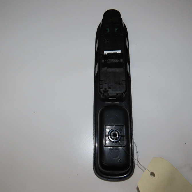Commande lève-glace porte avant gauche occasion PEUGEOT 207 Phase 1 04-2006->06-2013 1.6 HDI 8v 92ch 6490EK 2