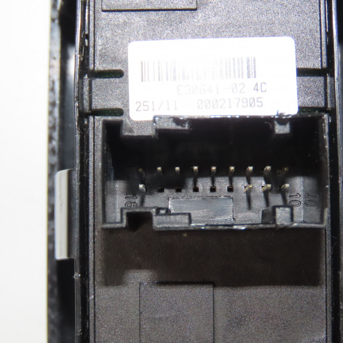 Commande lève-glace porte avant gauche occasion PEUGEOT 207 Phase 1 04-2006->06-2013 1.6 HDI 8v 92ch 6490EK 3