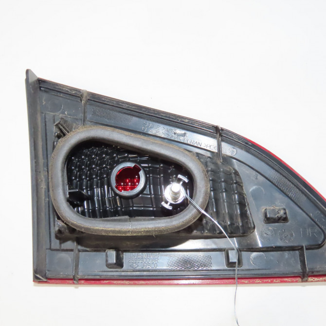 Feu arrière intérieur droit occasion RENAULT SCENIC III Phase 1 04-2009->11-2011 1.6 DCI 130ch 265500018R 2