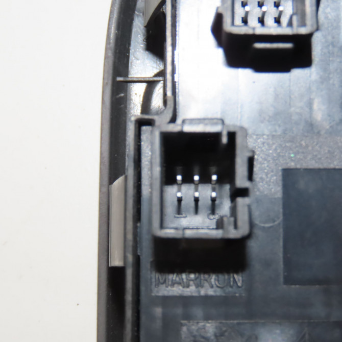 Commande lève-glace porte avant gauche occasion CITROEN C3 II Phase 2 03-2013->12-2016 1.2i VTI 82ch 6490AZ 2