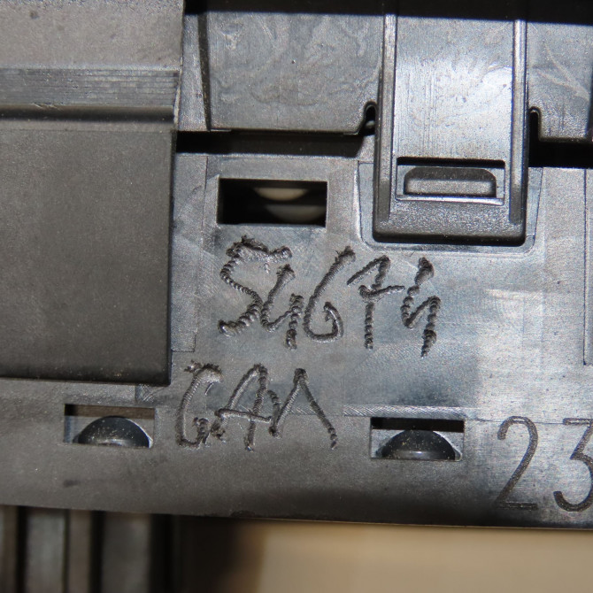 Commande lève-glace porte avant gauche occasion CITROEN C3 II Phase 2 03-2013->12-2016 1.2i VTI 82ch 6490AZ 4