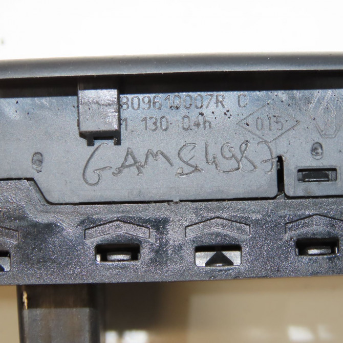 Commande lève-glace porte avant gauche occasion RENAULT MEGANE III Phase 1 11-2008->01-2012 1.5 DCI 110ch 809610007R 4