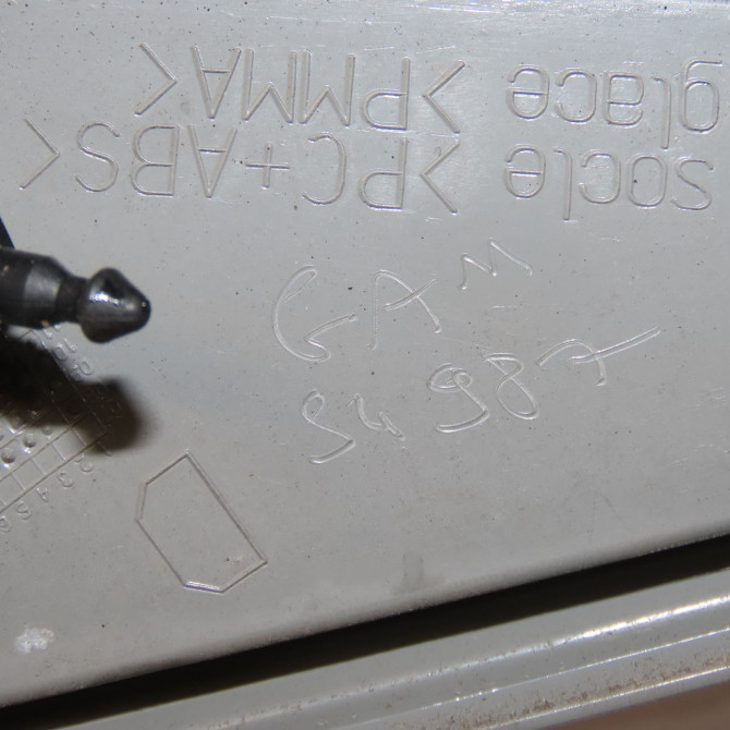 Feu arrière intérieur droit occasion RENAULT MEGANE III Phase 1 11-2008->01-2012 1.5 DCI 110ch 265500009R 3