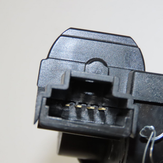 Serrure hayon occasion RENAULT TWINGO II Phase 1 06-2007->11-2011 1.2i 60ch 3