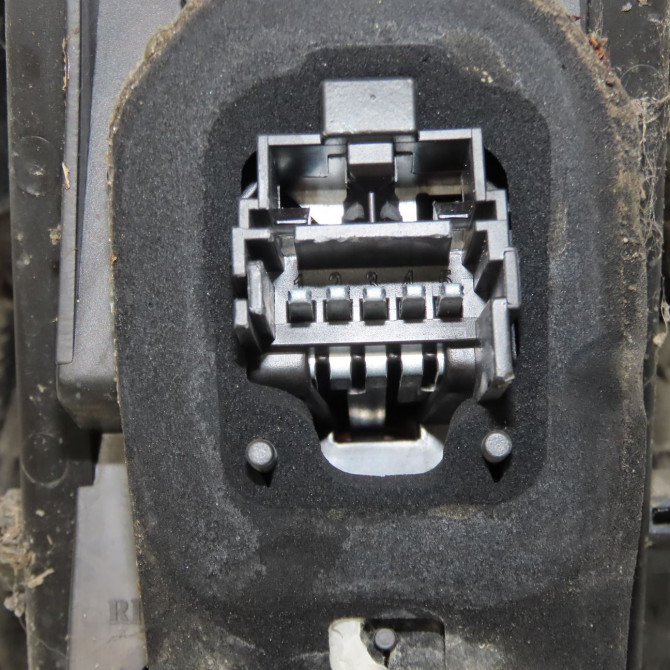 Feu arrière droit occasion RENAULT TWINGO II Phase 1 06-2007->11-2011 1.2i 60ch 3