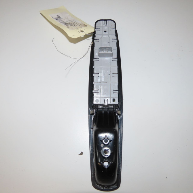 Commande lève-glace porte avant gauche occasion RENAULT SCENIC III Phase 1 04-2009->11-2011 1.5 DCI 105ch 809610017R 2