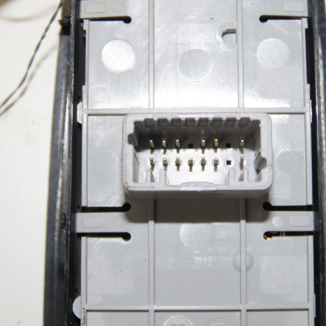 Commande lève-glace porte avant gauche occasion RENAULT SCENIC III Phase 1 04-2009->11-2011 1.5 DCI 105ch 809610017R 3