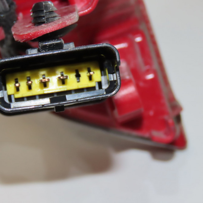 Feu arrière intérieur droit occasion DS DS7 9824986480 3